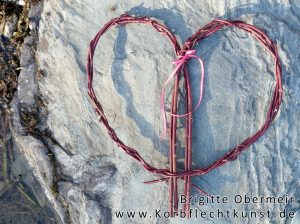 Herz aus rotem Hartriegel